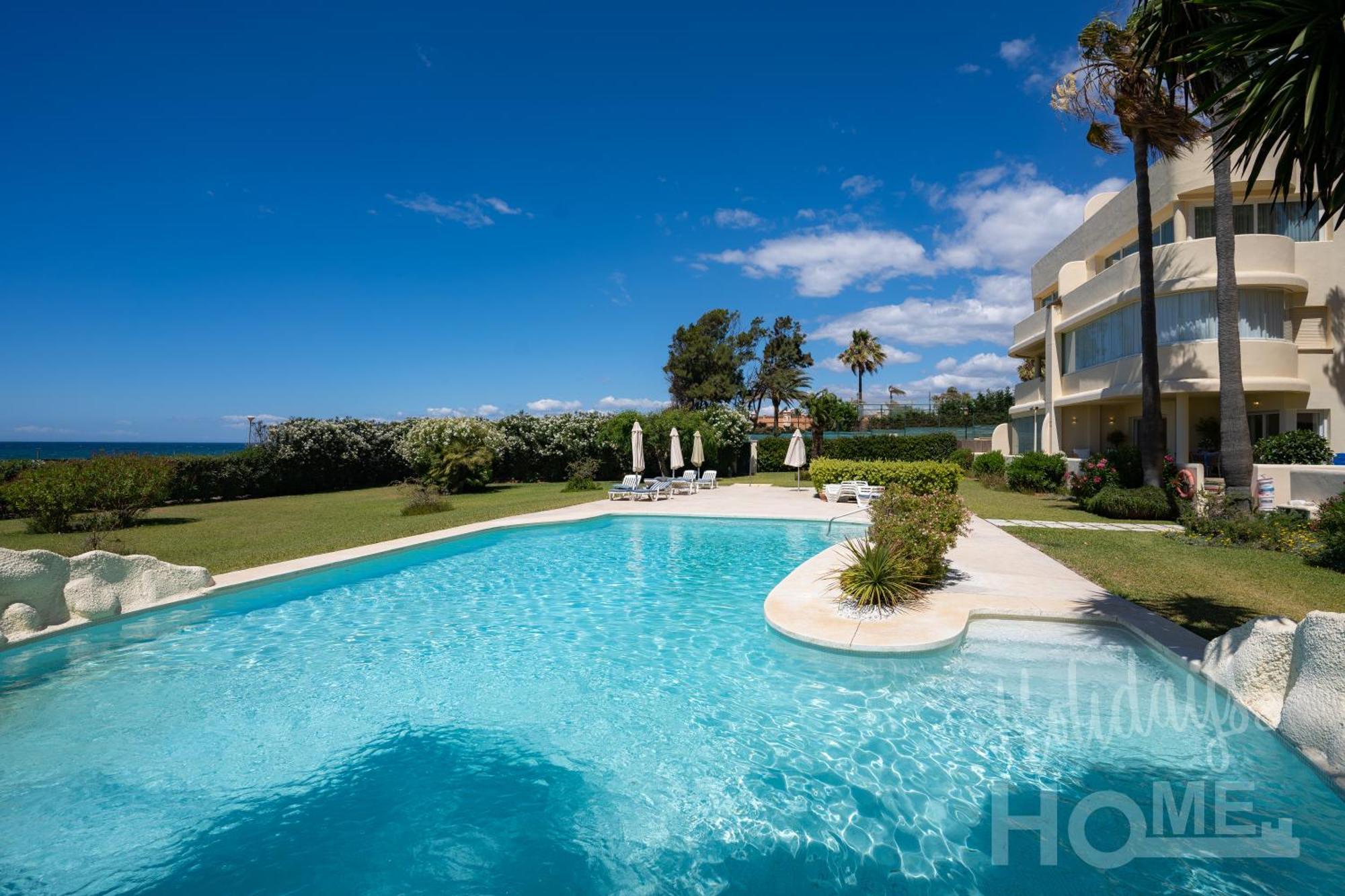 Beachfront Complex Neptuno Iii , Sea Views, Pool And Garden,elviria * Marbella