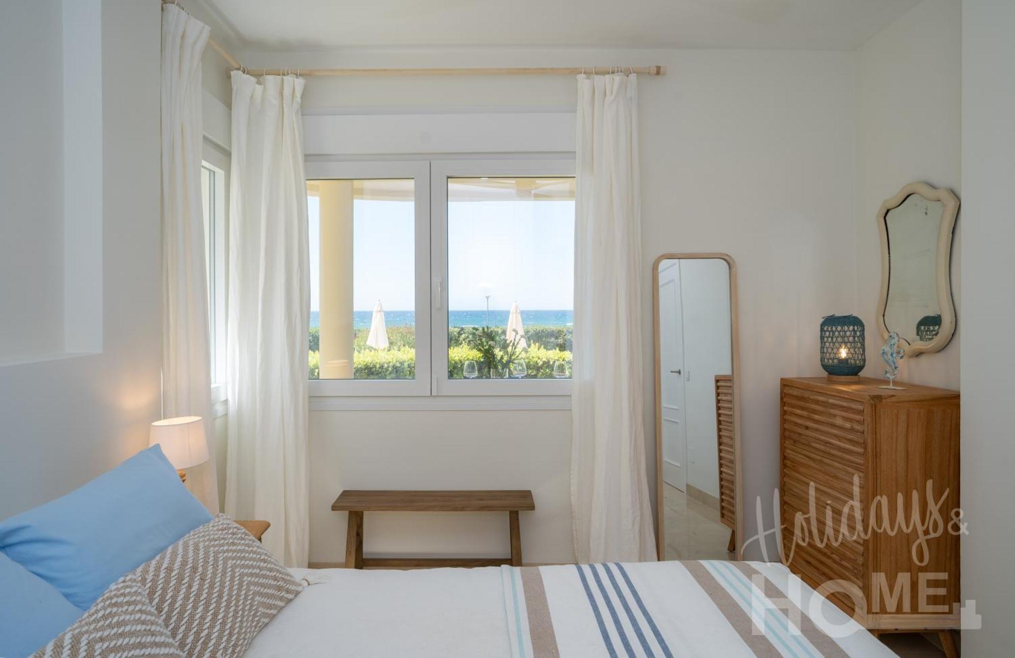Beachfront Complex Neptuno Iii , Sea Views, Pool And Garden,elviria Marbella