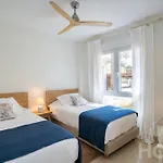 Beachfront Complex Neptuno III , Sea Views, Pool And Garden,Elviria