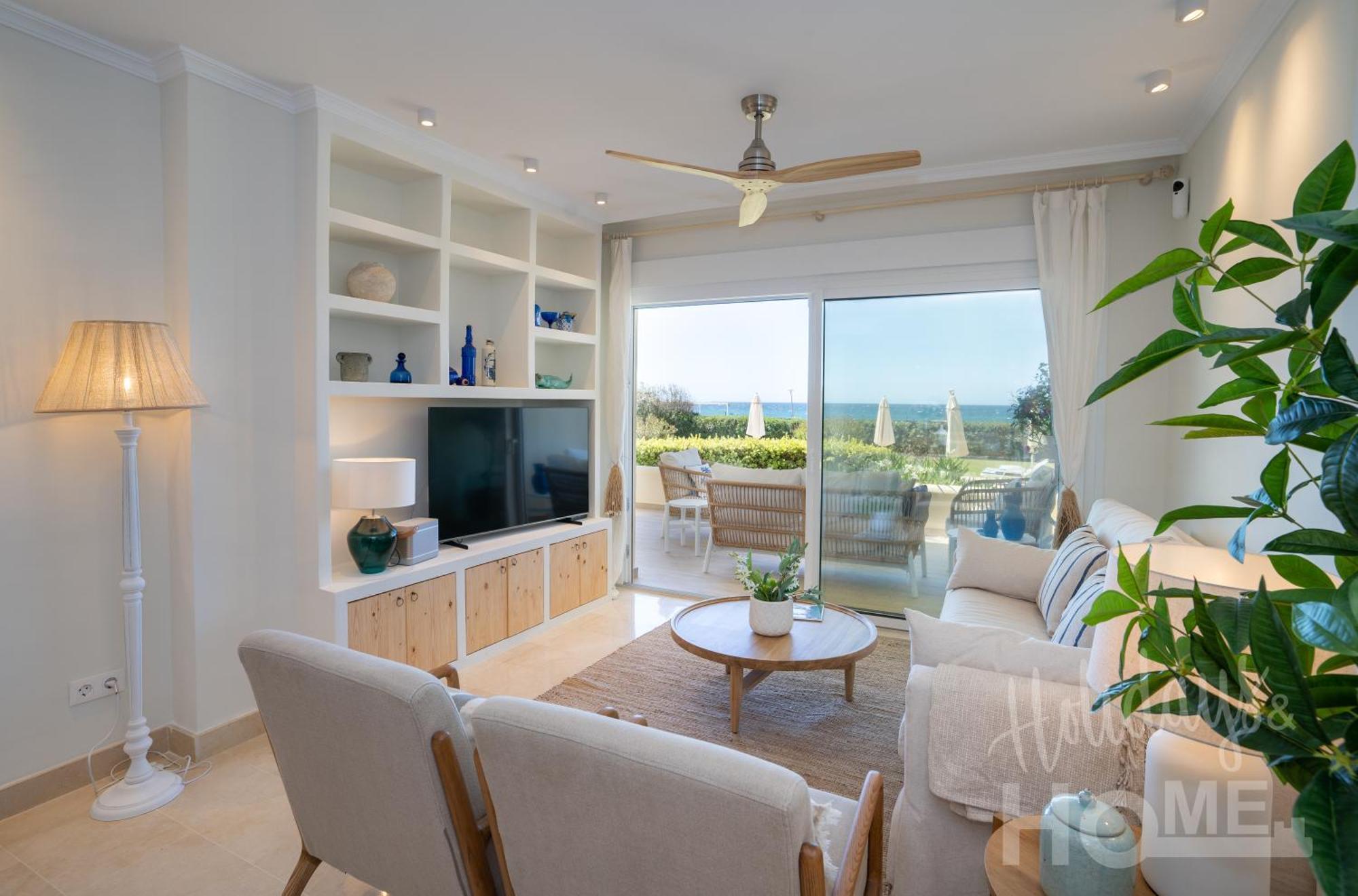 Beachfront Complex Neptuno Iii , Sea Views, Pool And Garden,elviria Apartment *