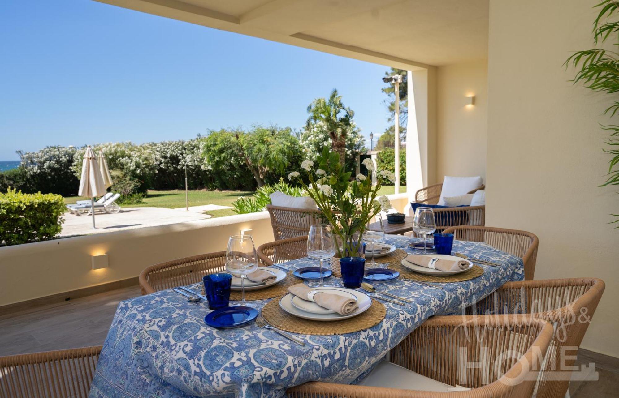 Beachfront Complex Neptuno Iii , Sea Views, Pool And Garden,elviria