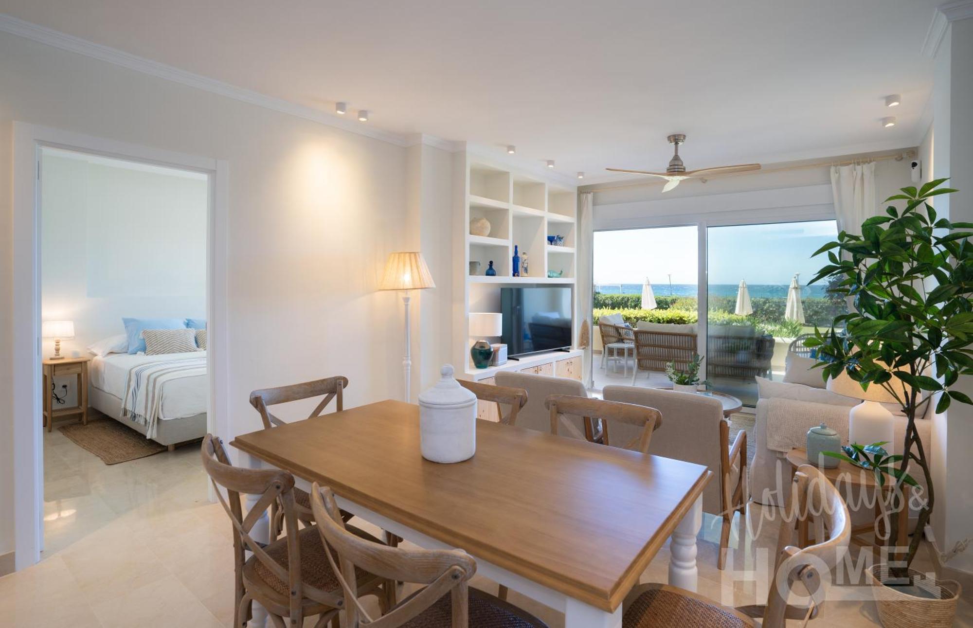 Beachfront Complex Neptuno Iii , Sea Views, Pool And Garden,elviria Apartment