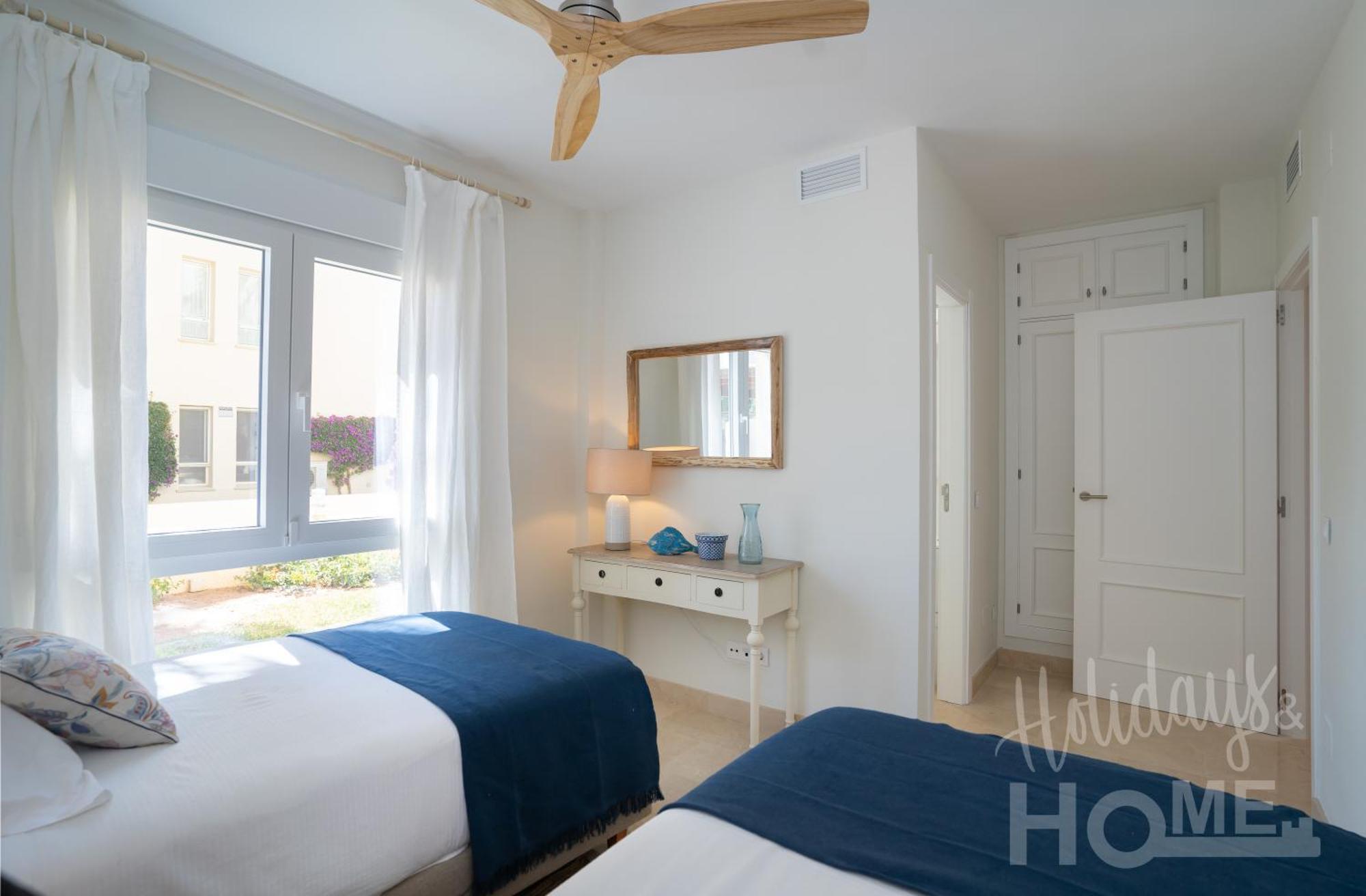 Apartment Beachfront Complex Neptuno Iii , Sea Views, Pool And Garden,elviria