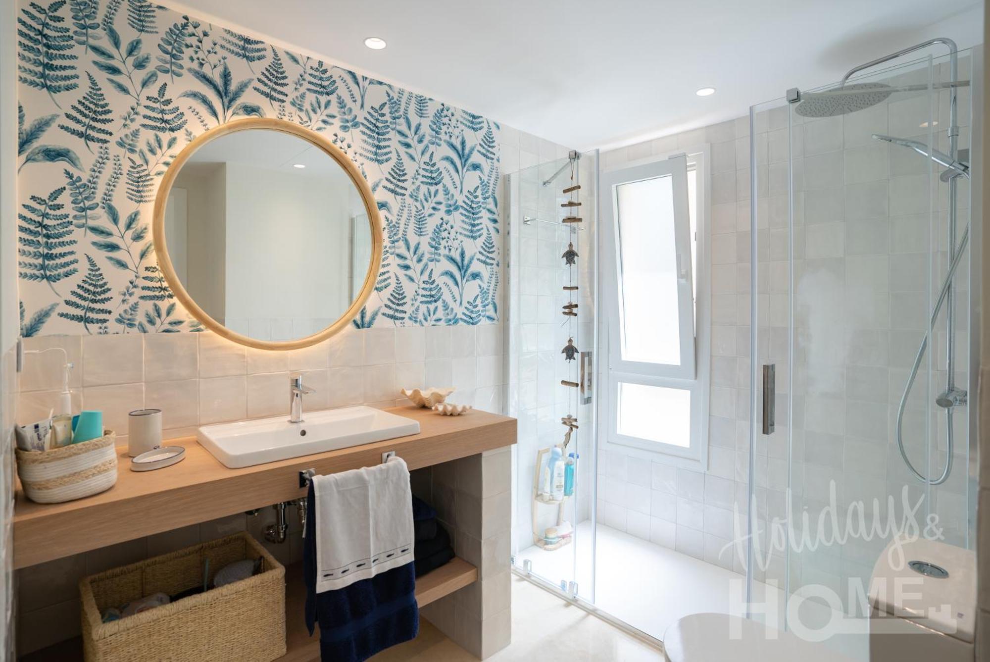 Beachfront Complex Neptuno Iii , Sea Views, Pool And Garden,elviria Apartment