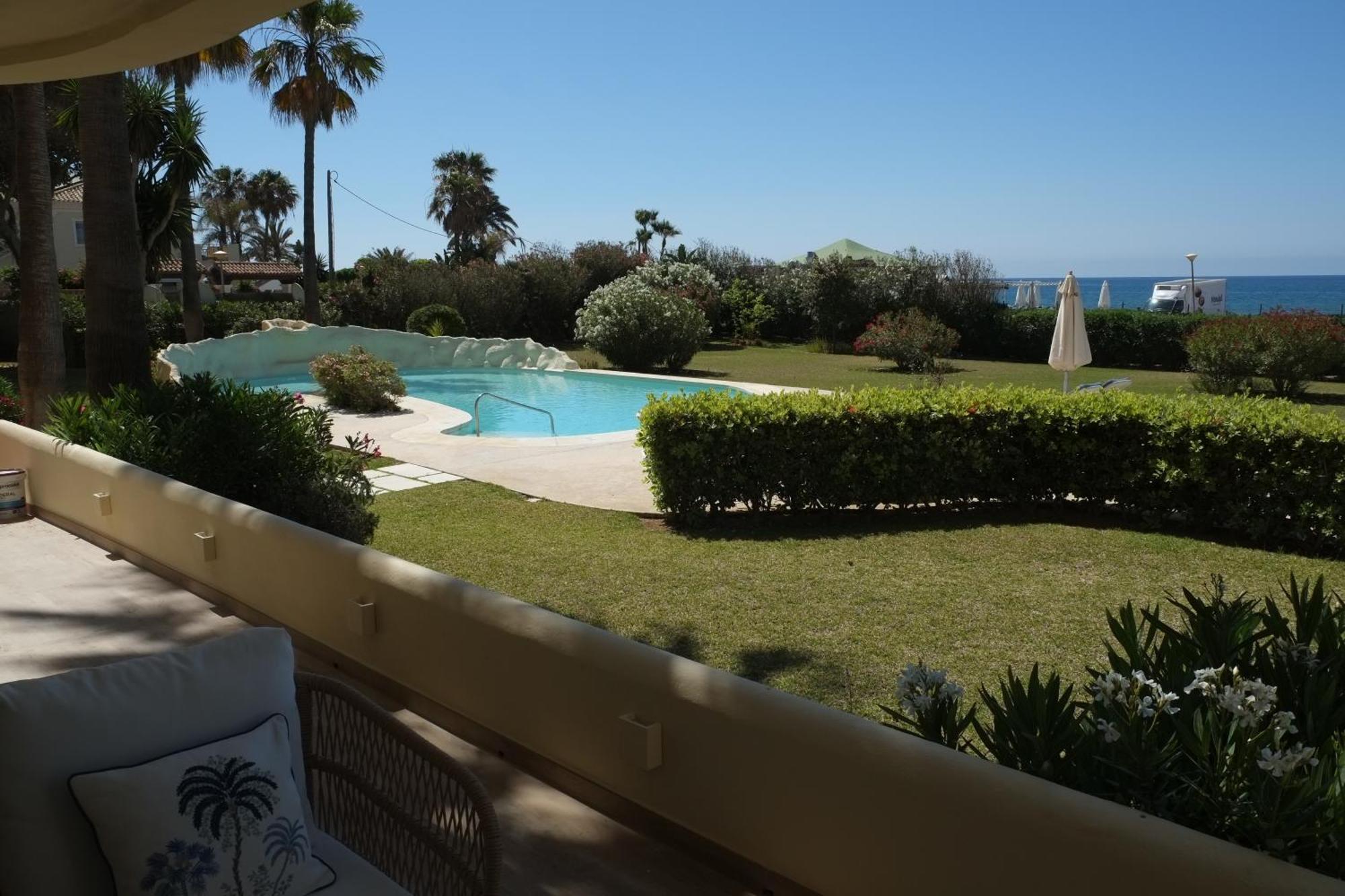 Apartment Beachfront Complex Neptuno Iii , Sea Views, Pool And Garden,elviria Marbella